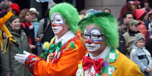 Beitragsbild des Blogbeitrags Wiener Neustadt: Faschingsumzug oder Corona-Demo?