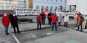 Beitragsbild des Blogbeitrags Mahnwache der SPÖ vor dem AMS Wiener Neustadt