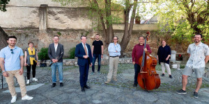 Beitragsbild des Blogbeitrags Konzert-Erlebnisse im Bürgermeistergarten in Wiener Neustadt 