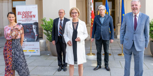 Beitragsbild des Blogbeitrags Neuer Fixpunkt im Theatersommer: „Bloody Crown“ in Wiener Neustadt
