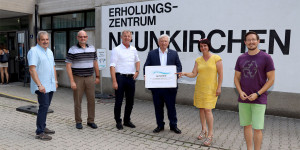 Beitragsbild des Blogbeitrags Neunkirchen: Gratis-Badespaß für 1.548 SchülerInnen