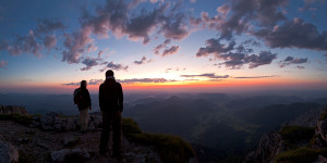 Beitragsbild des Blogbeitrags Ausflugstipp: mit Profis bei Sonnenaufgang auf den Schneeberg