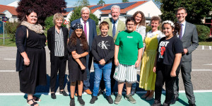 Beitragsbild des Blogbeitrags „Neue Mittelschule im Föhrenwald“ feierlich eröffnet
