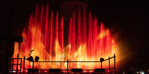 Beitragsbild des Blogbeitrags „Aquaphonix“ – beeindruckendes Wasserturmspektakel in Wiener Neustadt
