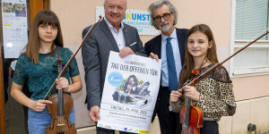Beitragsbild des Blogbeitrags „Tag der offenen Tür“ in der Josef Matthias Hauer-Musikschule