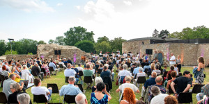 Beitragsbild des Blogbeitrags „Jazz am Dach“ – sommerliches Open Air-Konzert in Wiener Neustadt