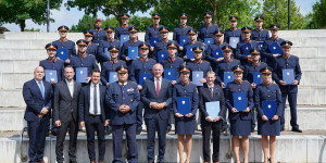 Beitragsbild des Blogbeitrags Bachelorstudiengang „Polizeiliche Führung“: Innenminister gratulierte