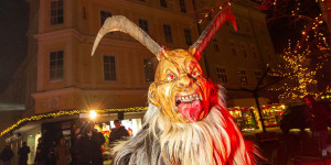 Beitragsbild des Blogbeitrags Wiener Neustädter Advent: heuer wieder mit Krampuslauf