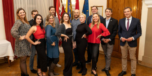 Beitragsbild des Blogbeitrags Zweifacher Meister UTSC Dancefire zu Gast im Rathaus