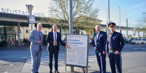 Beitragsbild des Blogbeitrags Neue Polizei-Notrufsäule am Bahnhof Wiener Neustadt