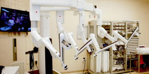 Beitragsbild des Blogbeitrags Weltpremiere für Nieren-OP-Technik mit Roboter im LK Wiener Neustadt 