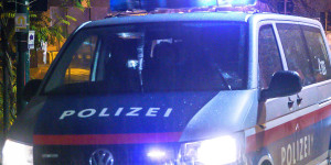 Beitragsbild des Blogbeitrags Wöllersdorf: Rotlicht missachtet, danach Flucht vor Polizei 