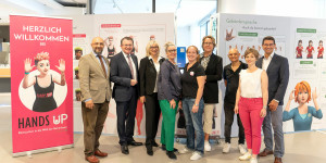 Beitragsbild des Blogbeitrags Die Welt der Stille: “HANDS UP” on Tour in Wiener Neustadt