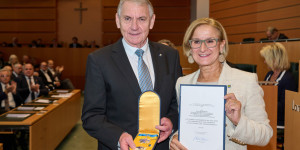 Beitragsbild des Blogbeitrags Große Auszeichnung für früheren SPÖ-Bezirkschef Hundsmüller 