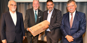 Beitragsbild des Blogbeitrags Wiener Neustadt: Hasslinger Fenster & Türen feiert 100 Jahre 