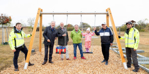 Beitragsbild des Blogbeitrags Wiener Neustadt: drei neue Spielgeräte auf drei Spielplätzen