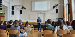 Beitragsbild des Blogbeitrags Vortag zum Judentum von Dr. Werner Sulzgruber im BG Babenbergerring