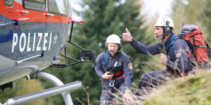 Beitragsbild des Blogbeitrags Geschlossene Hütte: Flugpolizei holte Wanderer vom Schneeberg 