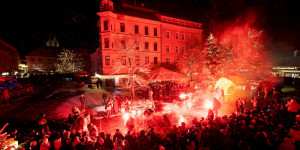 Beitragsbild des Blogbeitrags Erstes Advent-Wochenende mit “Advent am Dom” & Krampuslauf 