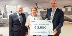 Beitragsbild des Blogbeitrags Wiener Neustadt: 2.500 Euro für die “Team Österreich Tafel” 