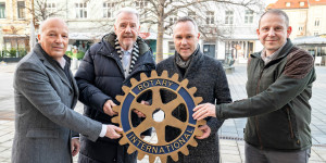 Beitragsbild des Blogbeitrags Spende für ein inklusives Spielgerät am Generationenpark