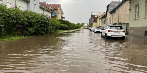 Beitragsbild des Blogbeitrags Starkregen: ganze Straßenzüge standen unter Wasser
