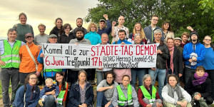 Beitragsbild des Blogbeitrags Städtetag-Demo am Hauptplatz in Wr. Neustadt