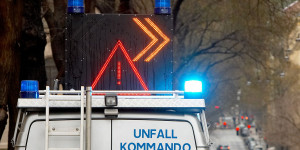 Beitragsbild des Blogbeitrags Fahrzeugüberschlag: Spritztour eines 16-Jährigen endet fatal