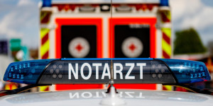 Beitragsbild des Blogbeitrags Radfahrer stürzte über Abschleppseil – schwer verletzt