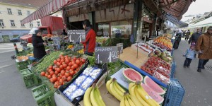 Beitragsbild des Blogbeitrags Food Tours in Wien: Eine Entdeckungsreise am Naschmarkt