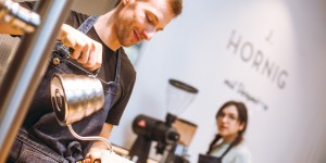 Beitragsbild des Blogbeitrags J. Hornig – erste Kaffeebar in Wien