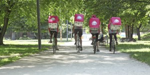 Beitragsbild des Blogbeitrags Offiziell: MjamPlus ersetzt Lieferservice Foodora