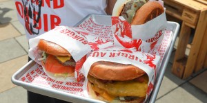 Beitragsbild des Blogbeitrags Symphonie des guten Geschmacks – Gin Tonic und Burger