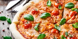 Beitragsbild des Blogbeitrags La Mia – Die Geheimnisse der Pizza Rossa