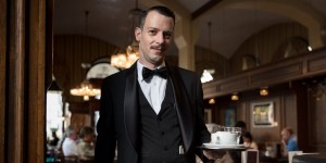 Beitragsbild des Blogbeitrags Café Schwarzenberg: „Herr Leopold“ singt