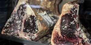 Beitragsbild des Blogbeitrags Geschmack pur: 80 Tage-Dry Aged Steak im Beef & Glory