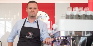 Beitragsbild des Blogbeitrags Segafredo: Barista Andreas Kahry im Interview