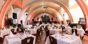 Beitragsbild des Blogbeitrags Dinner & Comedy im Wiener Rathauskeller