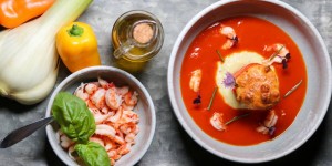 Beitragsbild des Blogbeitrags Flusskrebse, Paradeiser, Fenchel und Ziegenkäse: in dieser Suppe glücklich vereint!