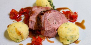 Beitragsbild des Blogbeitrags Lammschulter: Auf Niedertemperatur gegart mit Sternanis, Honig und Paprika 