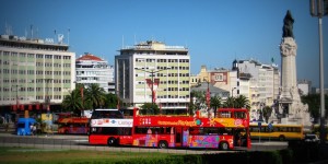 Beitragsbild des Blogbeitrags Hop on Hop off – kein Citytrip ohne die Doppeldeckerbusse