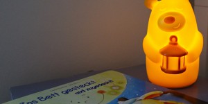 Beitragsbild des Blogbeitrags Einschlafbegleitung – Warum bei uns niemand alleine einschlafen muss