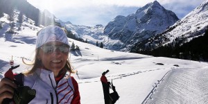 Beitragsbild des Blogbeitrags tirolturtle`s stylebook: Lady in Red, White & Black