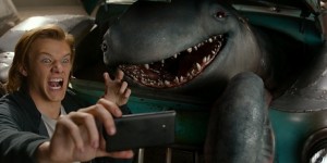 Beitragsbild des Blogbeitrags Monster Trucks Filmkritik: Mehr als Flipper mit PS?