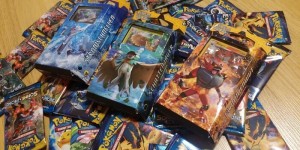 Beitragsbild des Blogbeitrags Gewinnspiel: Wir verlosen Pokemon Sammelkarten