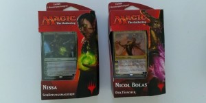 Beitragsbild des Blogbeitrags Gewinnspiel: Wir verlosen MTG Stunde der Vernichtung-Intro-Packs