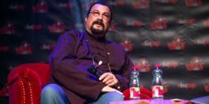 Beitragsbild des Blogbeitrags Steven Seagal im Vienna Comic Con Interview: Ein Botschafter des Friedens