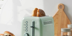 Beitragsbild des Blogbeitrags Für ein perfektes Frühstück: Der Buydeem 2-Slice Retro Toaster DT620 im Test