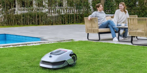 Beitragsbild des Blogbeitrags Dreame stellt absoluten Mähroboter-Primus Dreame Roboticmower A1 vor 