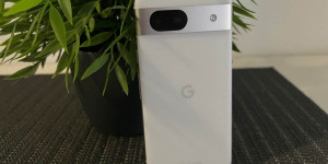 Beitragsbild des Blogbeitrags Google Pixel 8a Test: Hochqualitative Google-KI und Kameras für euren Alltag